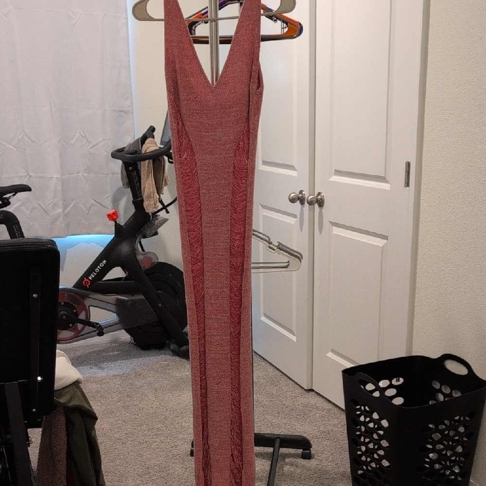Elegant Red Knit Maxi Dress